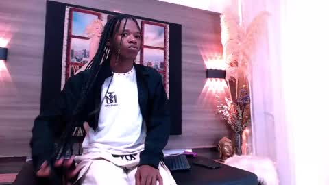 CriisBrown  online show from 19, 11, 2025