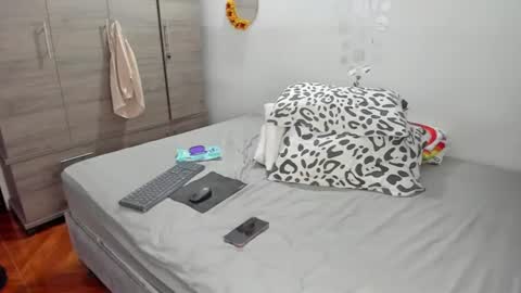 Snapshot of criistal_0 chatting on 8, 7, 2026 criistal_0 online show from 8, 7, 2026