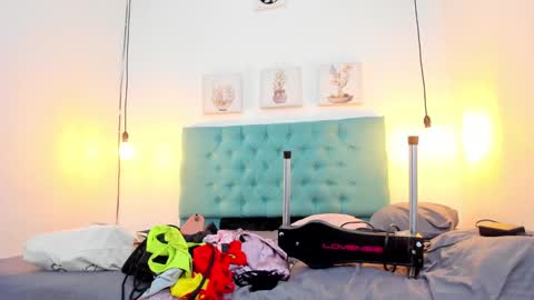 cris_dulce online show from 28, 9, 2025