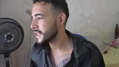 Snapshot of cris_simons chatting on 1, 12, 2024 cris_simons online show from 1, 12, 2024