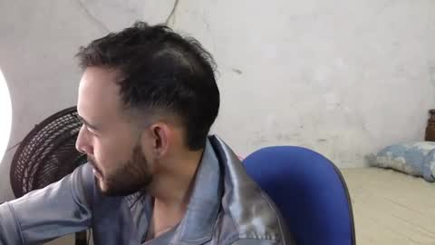 Snapshot of cris_simons chatting on 10, 1, 2025 cris_simons online show from 10, 1, 2025