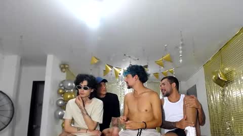 Snapshot of crismens chatting on 11, 2, 2025 crismens online show from 11, 2, 2025