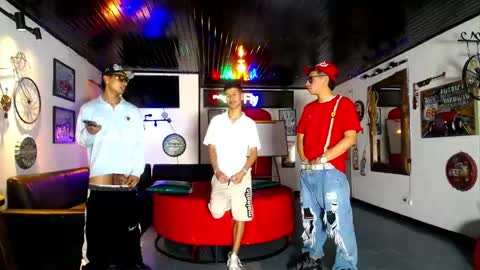Snapshot of crismens chatting on 29, 4, 2026 crismens online show from 29, 4, 2026