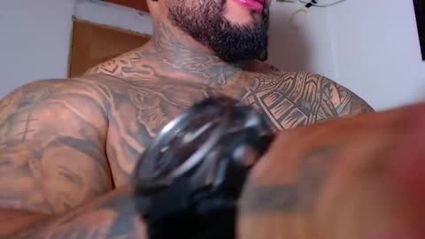 Snapshot of criss_zander202 chatting on 13, 12, 2024 criss zander online show from 13, 12, 2024