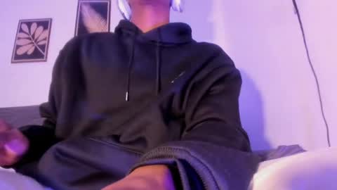 Snapshot of criss_zuri chatting on 22, 4, 2026 criss_zuri online show from 22, 4, 2026