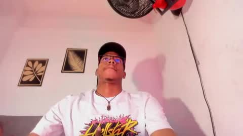 Snapshot of criss_zuri chatting on 23, 4, 2026 criss_zuri online show from 23, 4, 2026