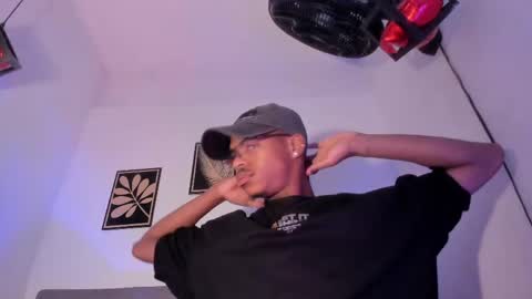 Snapshot of criss_zuri chatting on 1, 5, 2026 criss_zuri online show from 1, 5, 2026