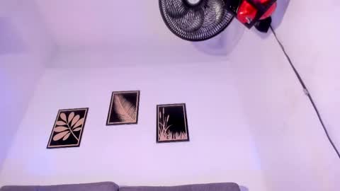 Snapshot of criss_zuri chatting on 6, 5, 2026 criss_zuri online show from 6, 5, 2026
