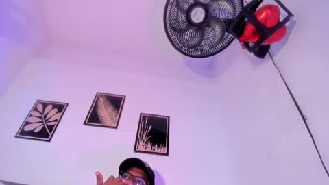 Snapshot of criss_zuri chatting on 21, 5, 2026 criss_zuri online show from 21, 5, 2026