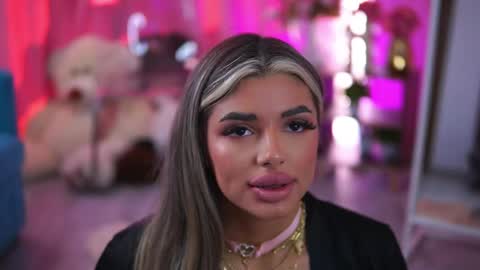 Snapshot of crisstyblair chatting on 25, 4, 2026 Crissy online show from 25, 4, 2026