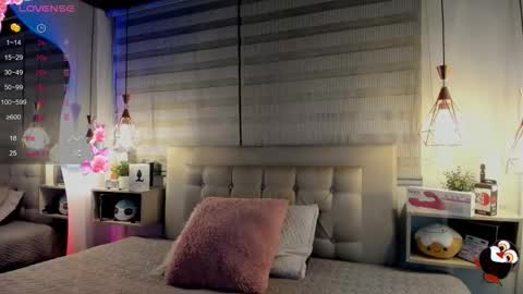 Snapshot of cristal__hot_1 chatting on 8, 11, 2025 Cristal online show from 8, 11, 2025