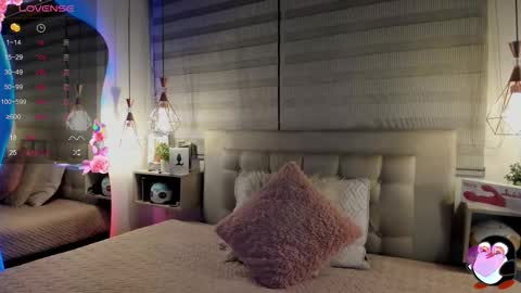 Snapshot of cristal__hot_1 chatting on 19, 11, 2025 Cristal online show from 19, 11, 2025