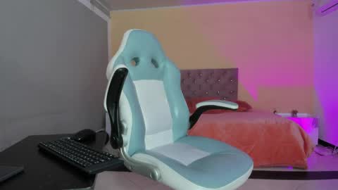 Snapshot of cristal_crossfit chatting on 28, 3, 2026 Cristal online show from 28, 3, 2026