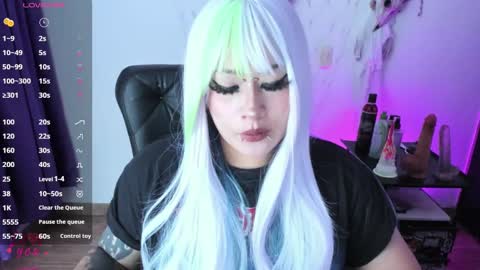 Snapshot of cristal_kosh chatting on 4, 3, 2025 Cris online show from 4, 3, 2025