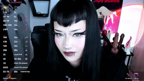 Snapshot of cristal_kosh chatting on 30, 10, 2025 Cris online show from 30, 10, 2025