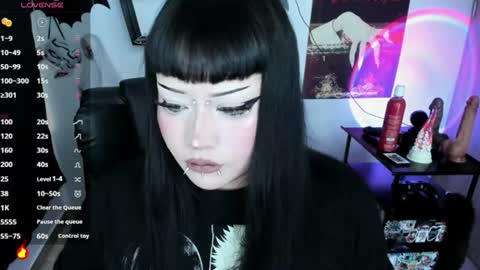 Snapshot of cristal_kosh chatting on 8, 7, 2026 Cris online show from 8, 7, 2026