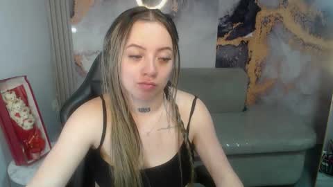 Snapshot of cristal_v_ chatting on 9, 9, 2025 Cristal online show from 9, 9, 2025