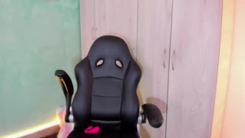 Snapshot of cristalcerati__ chatting on 3, 12, 2025 Cristal online show from 3, 12, 2025