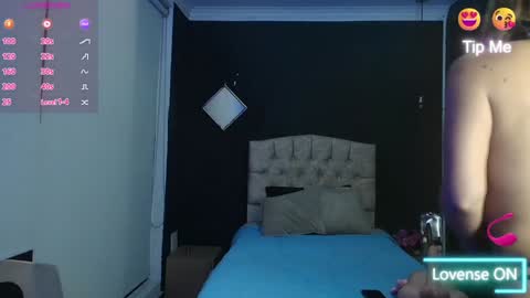 Snapshot of cristalmillf chatting on 26, 1, 2025 CRISTAL MILF online show from 26, 1, 2025