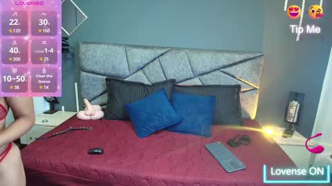Snapshot of cristalmillf chatting on 27, 1, 2025 CRISTAL MILF online show from 27, 1, 2025