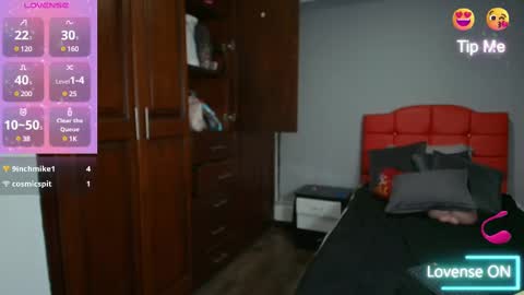 Snapshot of cristalmillf chatting on 6, 3, 2025 CRISTAL MILF online show from 6, 3, 2025