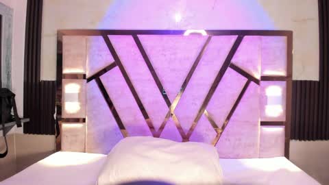 cristin  online show from 9, 4, 2026