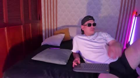 Snapshot of cristianblaze_pamelareal chatting on 14, 1, 2026 Cris Pame online show from 14, 1, 2026