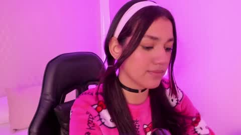 Snapshot of cristin_collins chatting on 10, 4, 2026 C R I S T I N online show from 10, 4, 2026