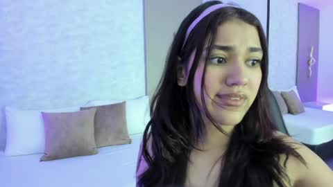 Snapshot of cristin_collins chatting on 2, 5, 2026 C R I S T I N online show from 2, 5, 2026