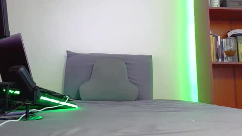 Snapshot of cristo_master chatting on 17, 12, 2025 Tell me God independent model show your respect at all times online show from 17, 12, 2025