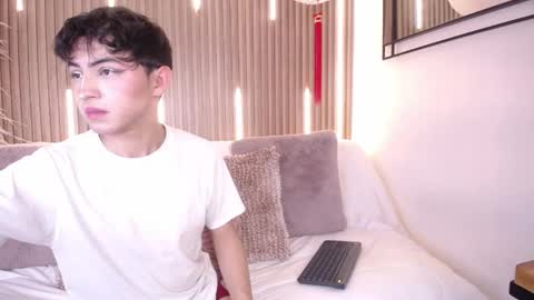 Snapshot of cristopher_wild chatting on 6, 4, 2026 Cristopher online show from 6, 4, 2026