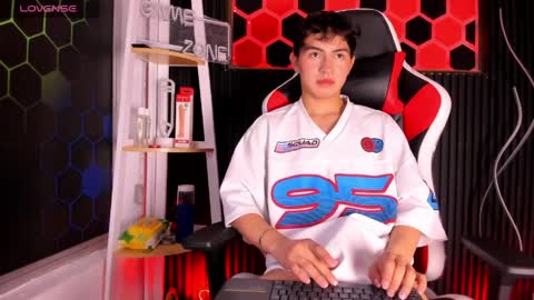 Snapshot of cristopher_wild chatting on 7, 4, 2026 Cristopher online show from 7, 4, 2026