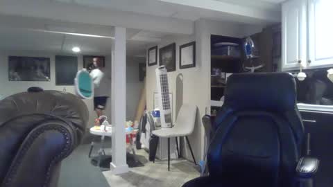 Snapshot of crm400 chatting on 27, 9, 2025 billybasement online show from 27, 9, 2025