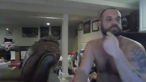 Snapshot of crm400 chatting on 15, 10, 2025 billybasement online show from 15, 10, 2025