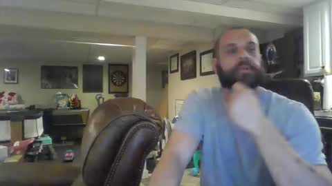 Snapshot of crm400 chatting on 15, 11, 2025 billybasement online show from 15, 11, 2025