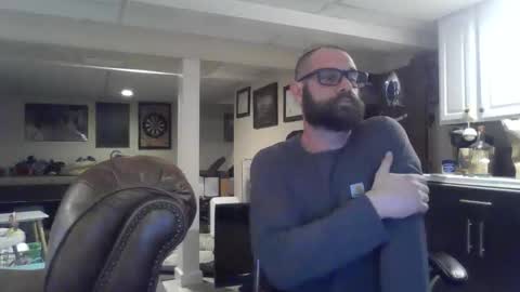 Snapshot of crm400 chatting on 17, 12, 2025 billybasement online show from 17, 12, 2025