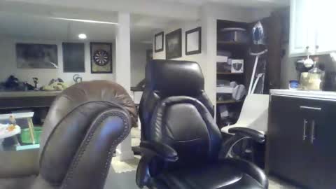 Snapshot of crm400 chatting on 19, 12, 2025 billybasement online show from 19, 12, 2025