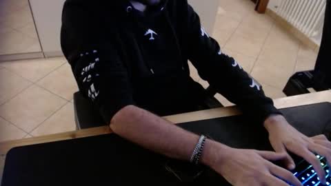 crocken_bisc online show from 20, 12, 2025