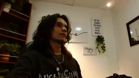 Snapshot of crow_john chatting on 4, 5, 2026 JOHN online show from 4, 5, 2026
