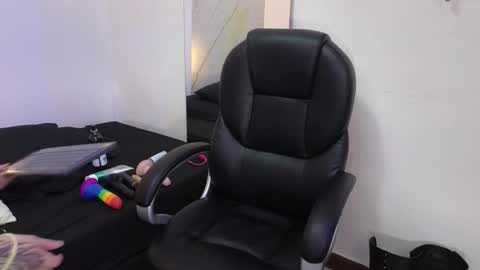 Snapshot of cry_baby800 chatting on 29, 10, 2025 Cry online show from 29, 10, 2025