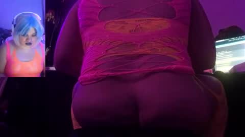 Snapshot of crysisweet chatting on 8, 11, 2025 ChrysiCreambunnmommy online show from 8, 11, 2025