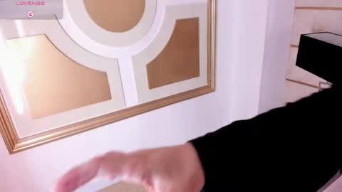 Snapshot of crysta_lrose_ chatting on 12, 4, 2026 Crystal Rose online show from 12, 4, 2026