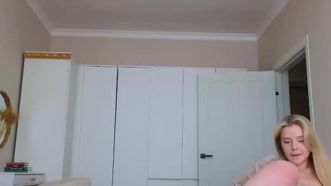 Snapshot of crystal_angells chatting on 2, 3, 2026 Cassie control domi and lush in private for free online show from 2, 3, 2026