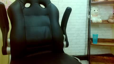 I AM CRYSTAL online show from 7, 3, 2025