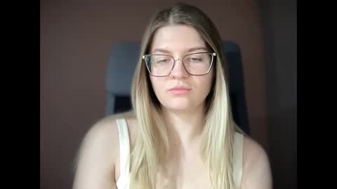 Snapshot of crystalblush01 chatting on 7, 3, 2026 crystalblush01 online show from 7, 3, 2026