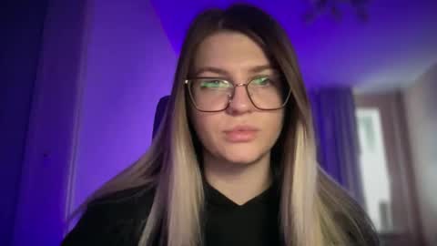 Snapshot of crystalblush01 chatting on 21, 3, 2026 crystalblush01 online show from 21, 3, 2026