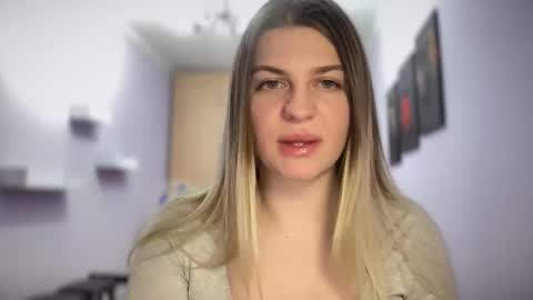 Snapshot of crystalblush01 chatting on 9, 4, 2026 crystalblush01 online show from 9, 4, 2026