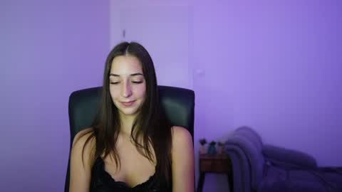 Crystalbrunette18 online show from 24, 6, 2026