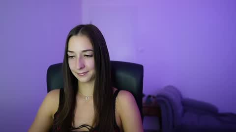 Crystalbrunette18 online show from 13, 7, 2026