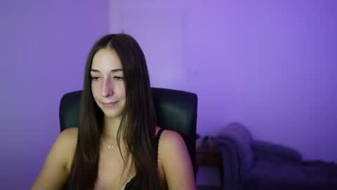 Crystalbrunette18 online show from 16, 7, 2026
